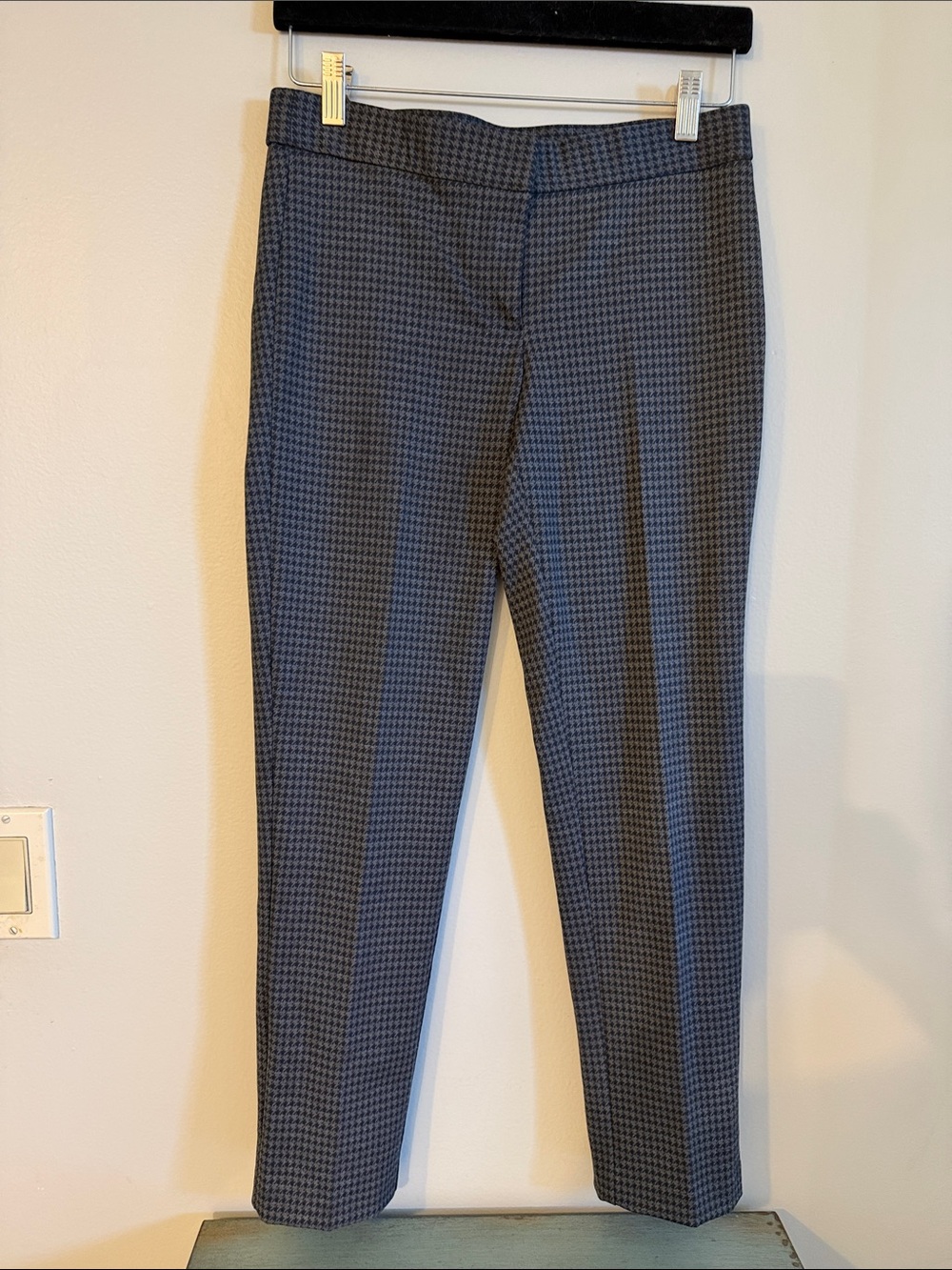 Tailored Houndstooth Ankle Pants - Gray/Black